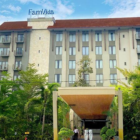 Famvida Hotel Lubuklinggau ภายนอก รูปภาพ