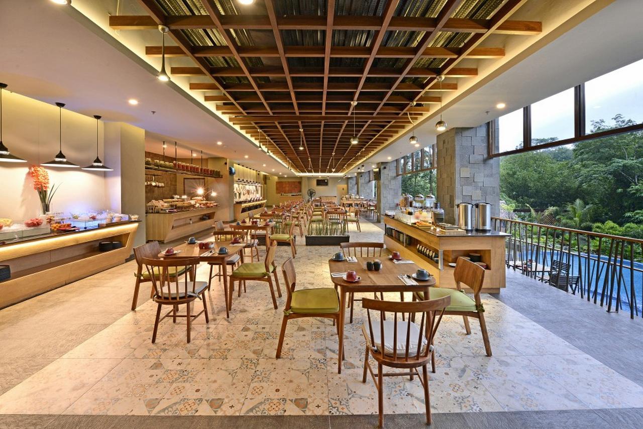 Famvida Hotel Lubuklinggau ภายนอก รูปภาพ