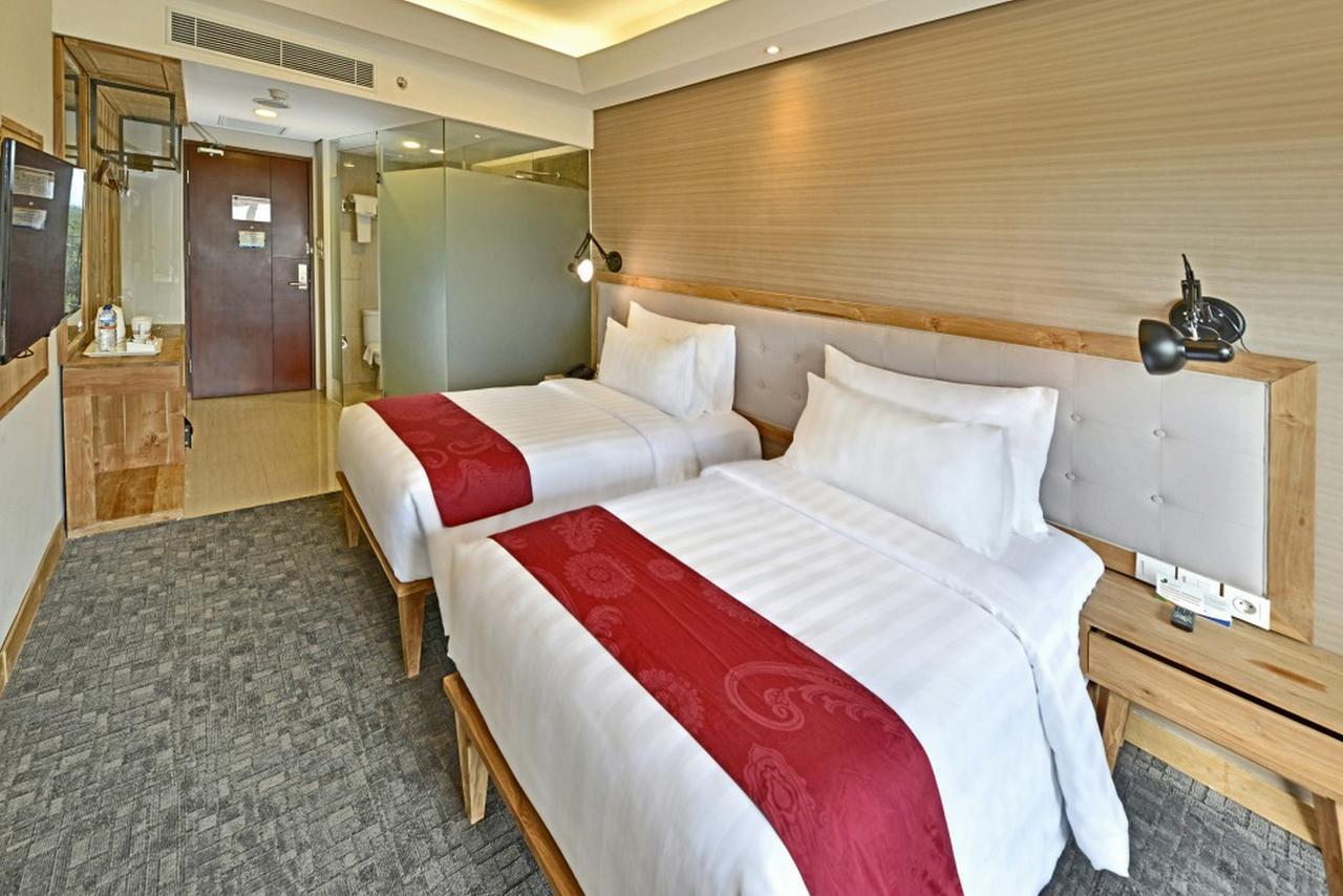Famvida Hotel Lubuklinggau ภายนอก รูปภาพ